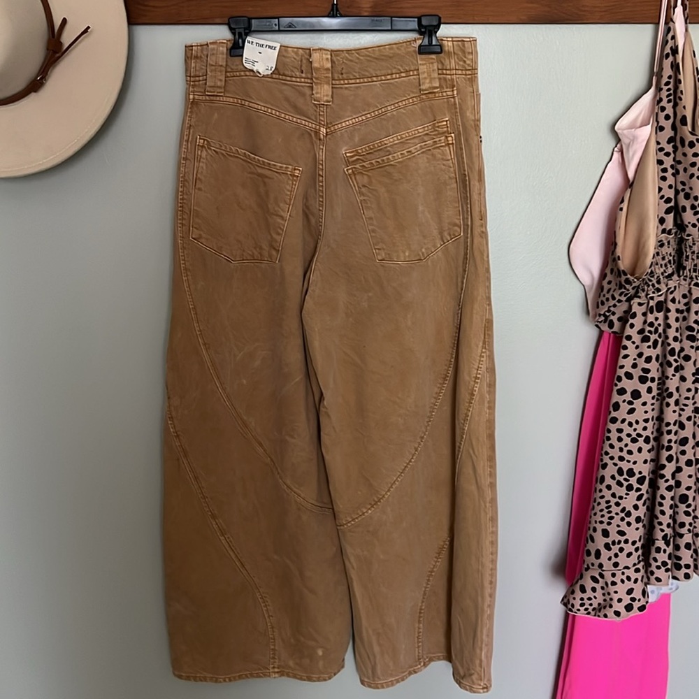 We the Free- Chill Vibes, dropped waist Wide leg 
Sz 28 
W 16in
Ins 27in
R 11in - Picture 2 of 3